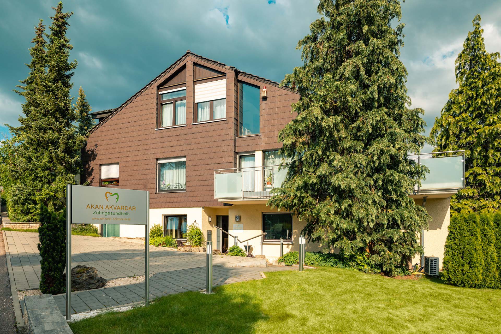 Zahnarzt-Praxis Außenansicht